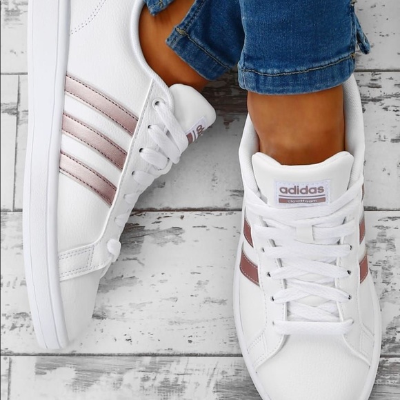Shoes - Addias cloudfoam superstars rose gold